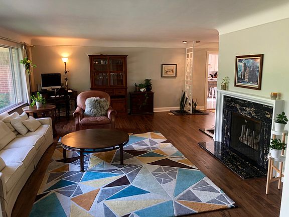 3rd image of 30525 Vernon Dr