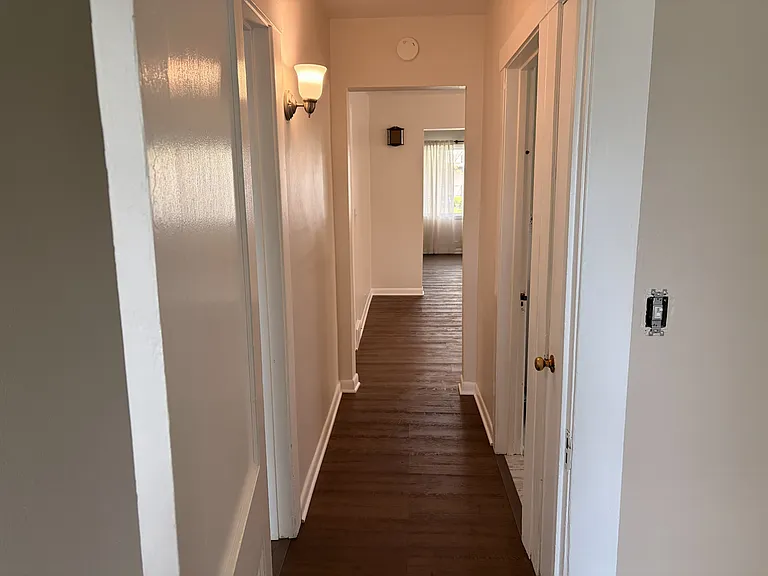 296 Crestwood Ave #1 — Photo 8