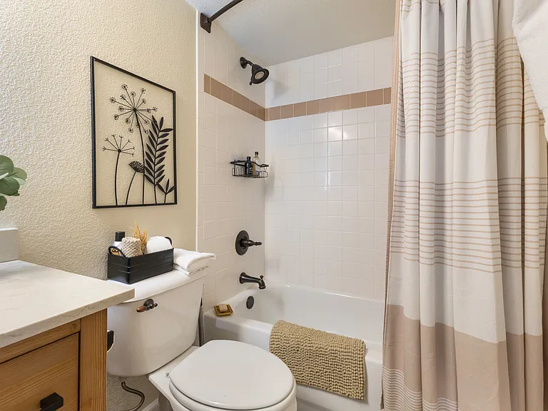 Bathroom 2 | Toilet and Shower/Tub Combo