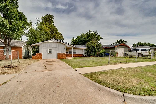 3005 SW 52nd Pl Photo 1