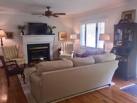 3rd image of 902 Chattahoochee Dr