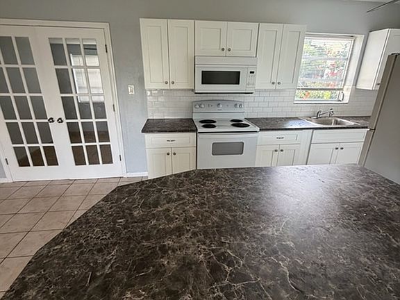 4th image of 2216 Anne Ave