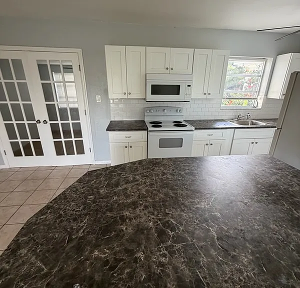 2216 Anne Ave — Photo 3