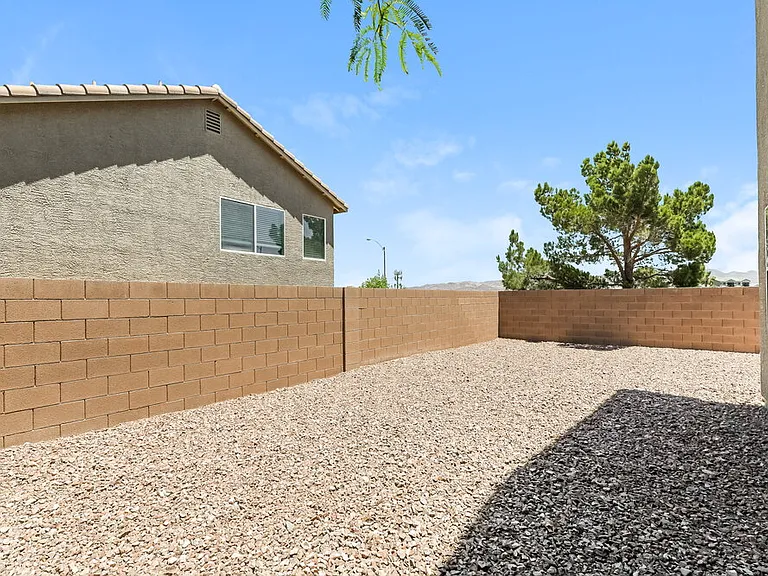 698 Blooming Sage Ct — Photo 16