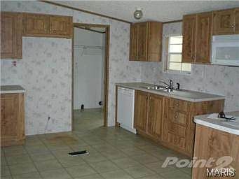 4th image of 4251 Lakeview Dr