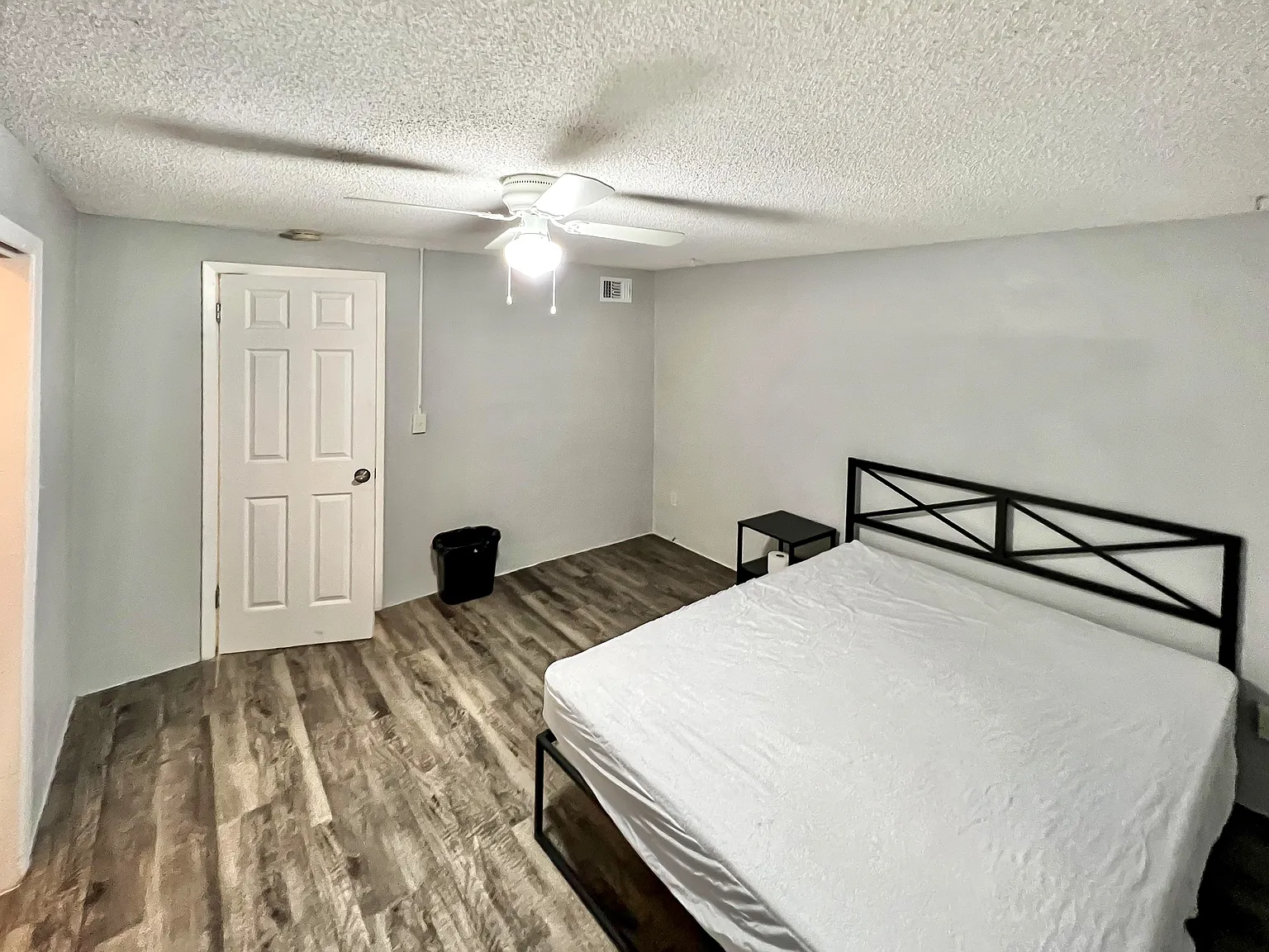 4 bed, 2.0 bath, 1442 sqft, $1,092 — Photo 3