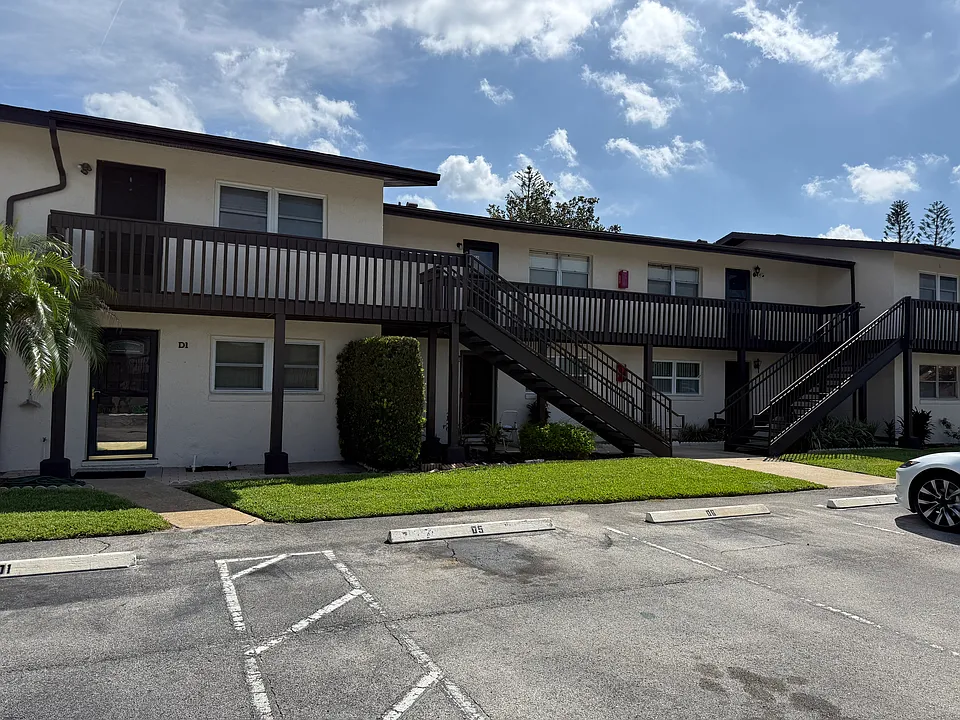 900 Avenue Z SE #D2