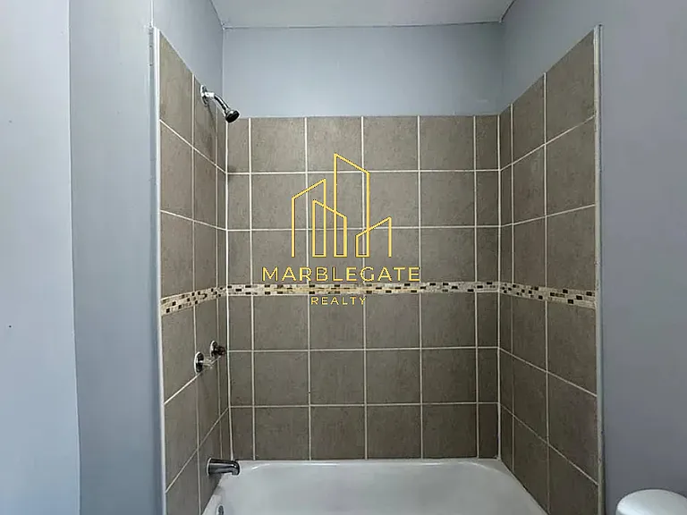 138-140 Clinton Ave #2FF — Photo 2