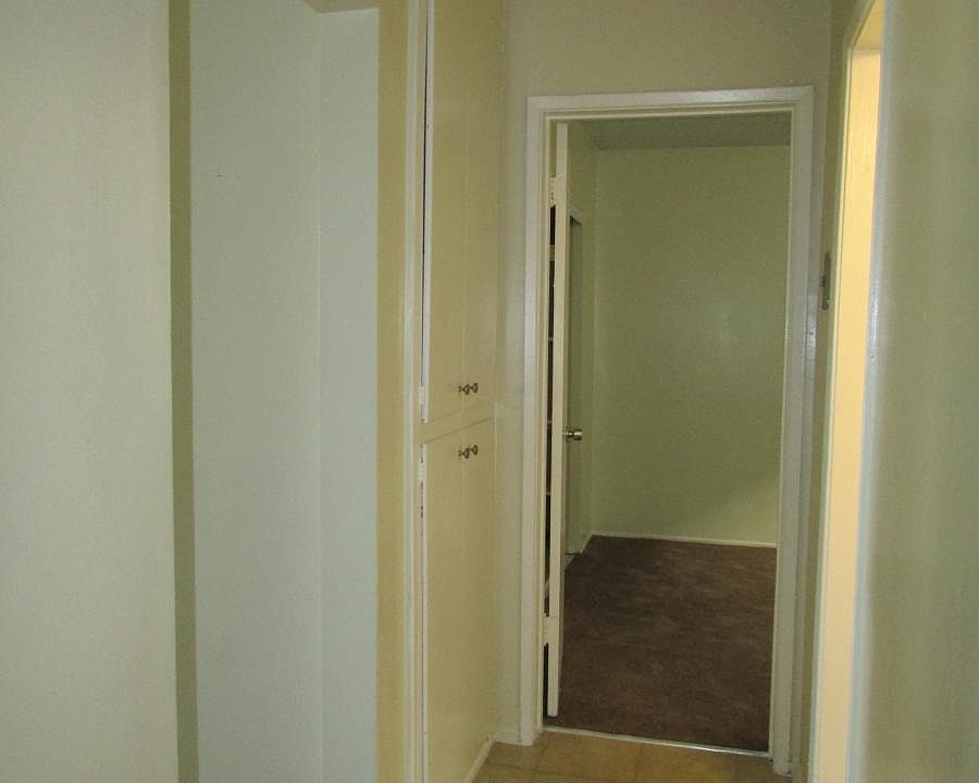 2nd image of 1080 E South St APT 5