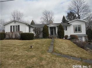 111 Paddock Dr, Syracuse, NY 13214