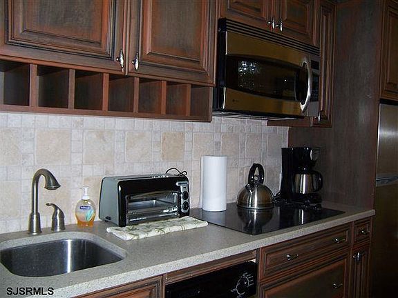 4th image of 1500 Boardwalk Unit 203