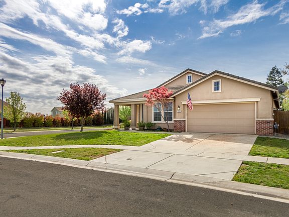 3rd image of 1084 Zanes Dr