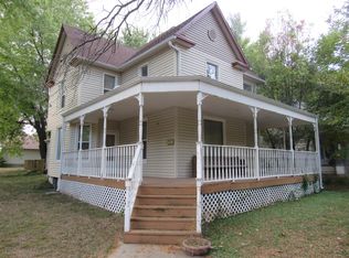 901 Pennsylvania Ave, Holton, KS 66436