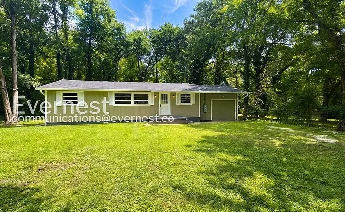 2 bed, 1.0 bath, 960 sqft, $1,345 — Photo 1