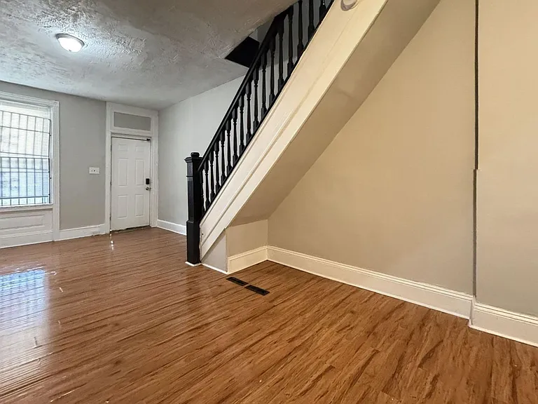 236 N Wanamaker St — Photo 9
