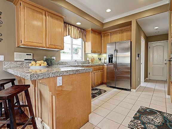 3rd image of 2114 Harriman Ln #A