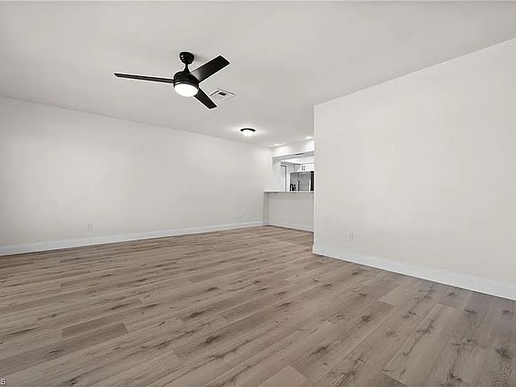 3rd image of 1214/1216 NE 8th Pl