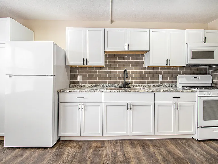 3728 Lincolnway E #A — Photo 5