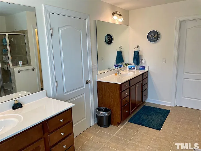 407 Boscawen Ln — Photo 9