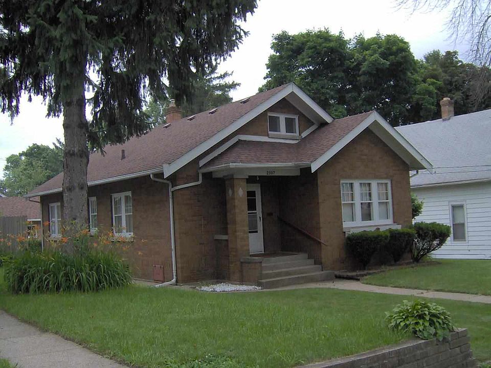 1st image of 2307 17th Ave