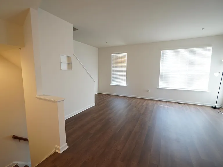 45715 N Maxine Way — Photo 3