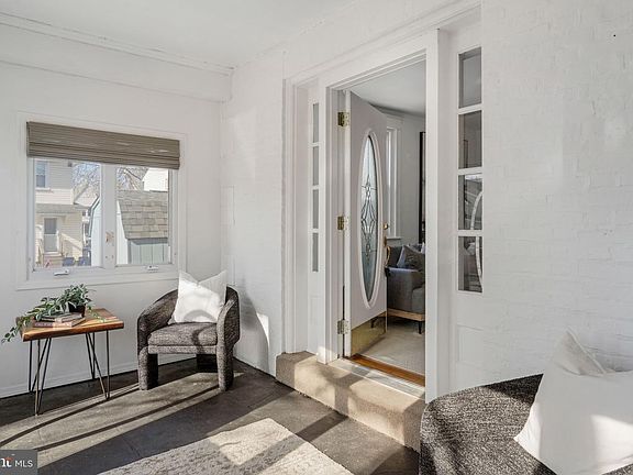 5th image of 264 Pancoast Ave