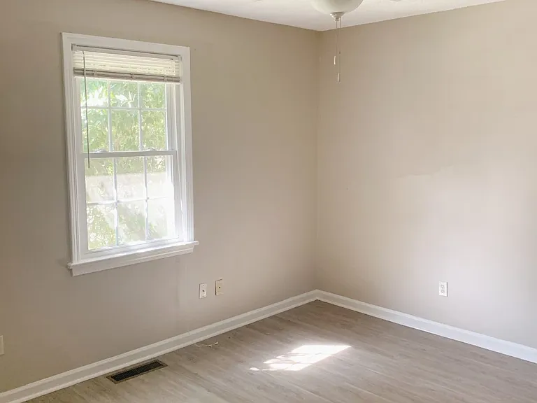 1435 Shirley St #2 — Photo 3