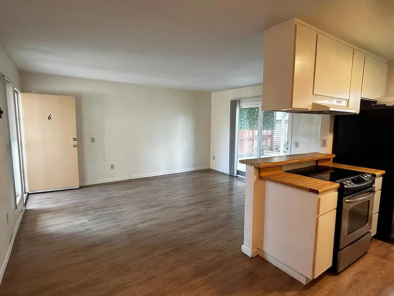 356 Roosevelt St #6 — Photo 5
