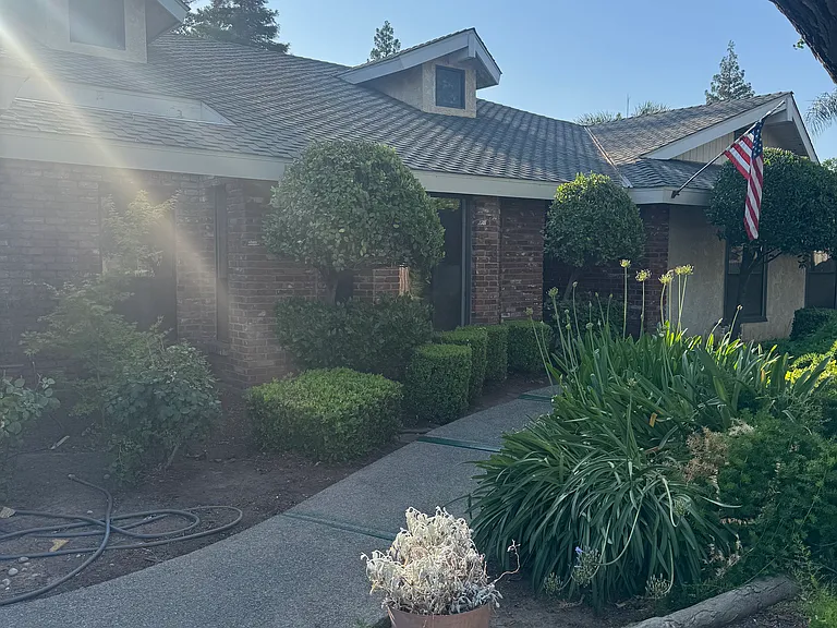 526 E Kelso Ave — Photo 2
