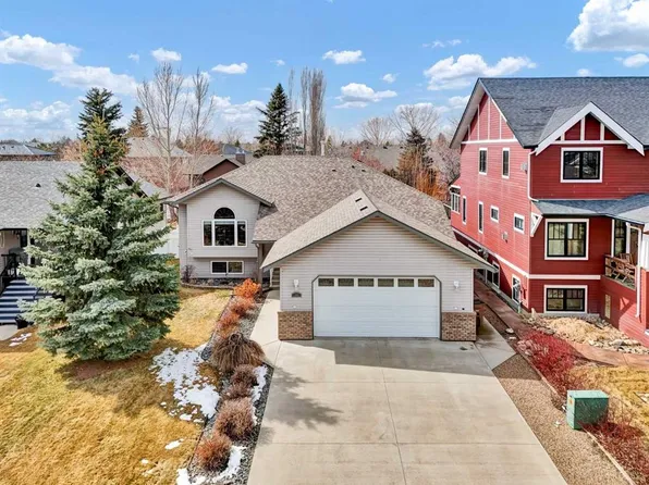99 Greystone Close E, Brooks, AB T1R 1M1