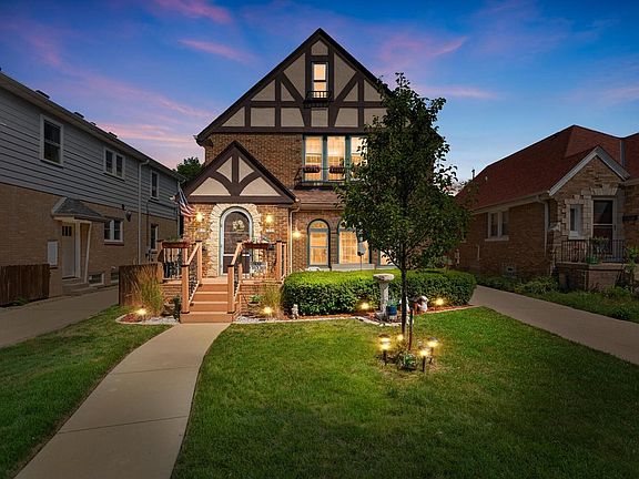 2nd image of 1620 E Olive STREET #1622