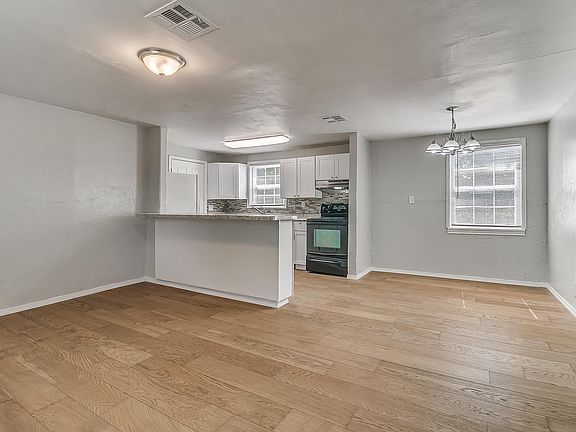 2nd image of 1740 Cherry Ln