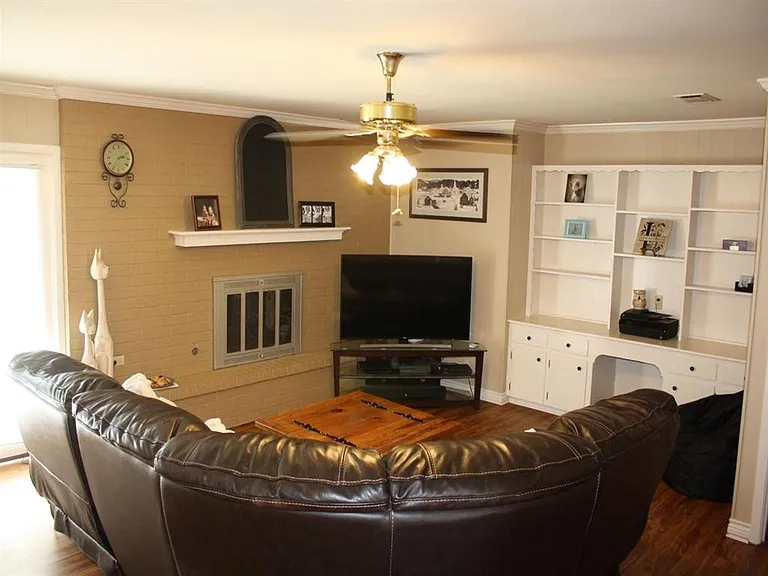 2403 Balsam St — Photo 8