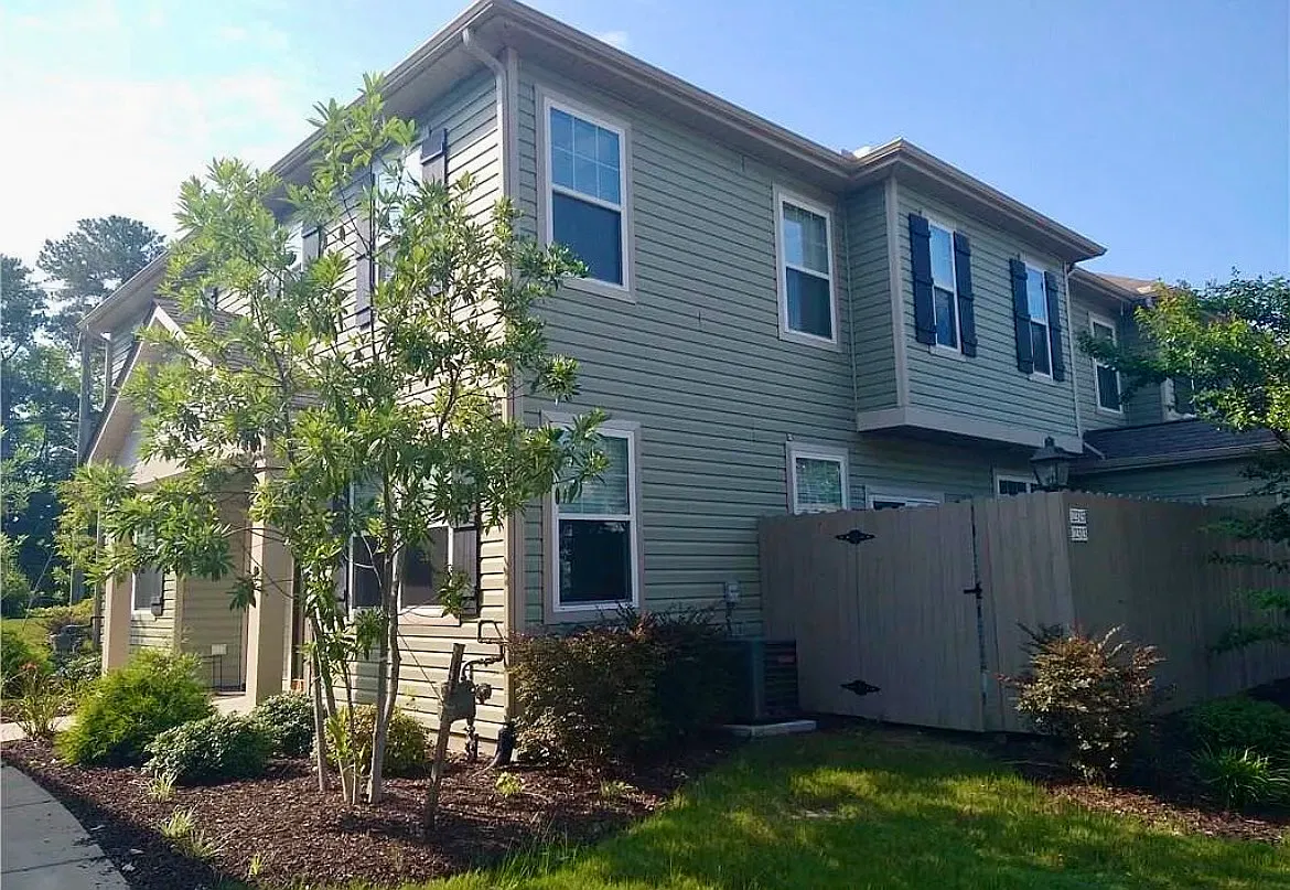 3 bed, 1314 sqft, $2,800 — Photo 1
