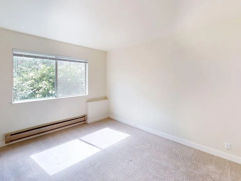 51 Essex St #11 — Photo 7