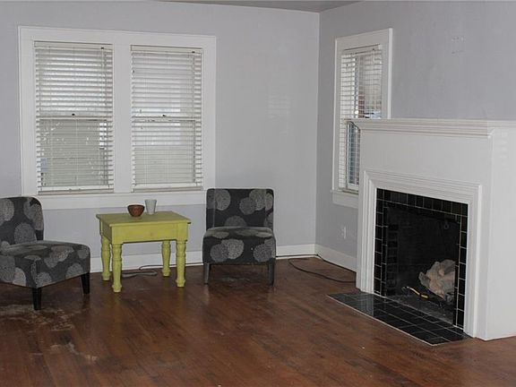 2nd image of 906 N Rush Dr