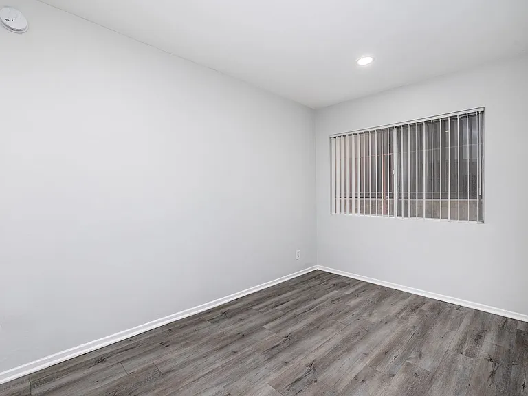 7244 Hillside Ave — Photo 18