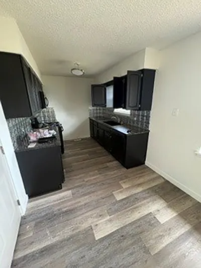 515 W F St — Photo 12