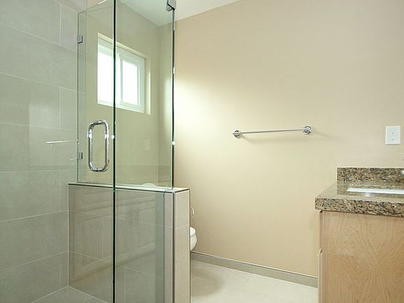 5th image of 933 Cowper St