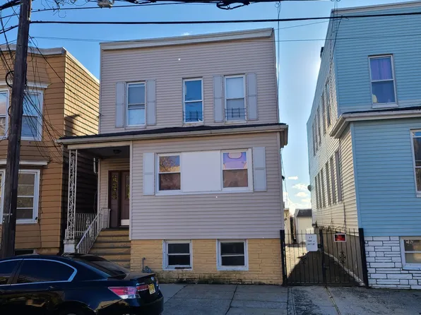561 65th St, West New York, NJ 07093