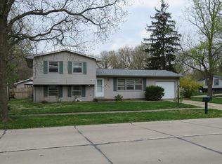2007 Winchester Dr, Champaign, IL