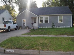 1434 N Fountain Ave, Wichita, KS 67208
