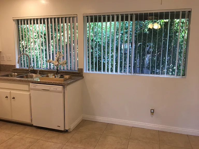 Woodside Garden Apartments — Photo 15