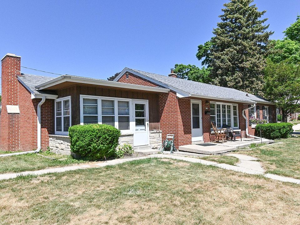 1st image of 325 Glencoe Pl