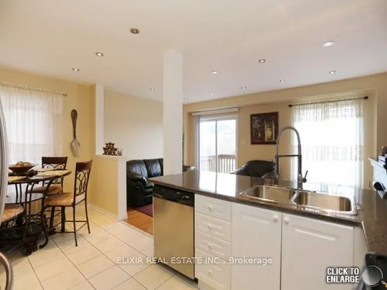 4 Lonestar Cres — Photo 10