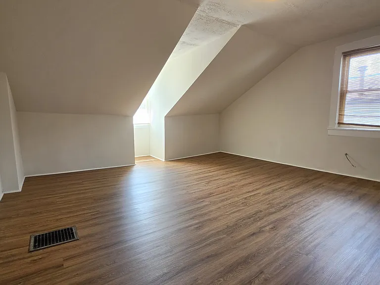 2913 California Ave — Photo 11