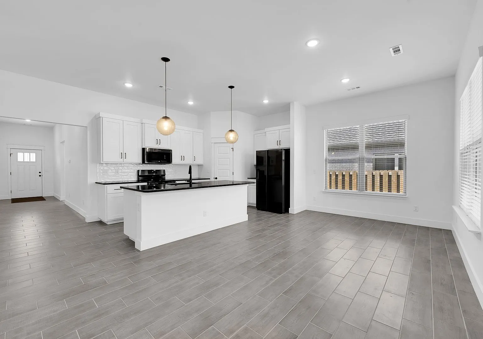 Brand New Home Waiting For you! — Photo 3