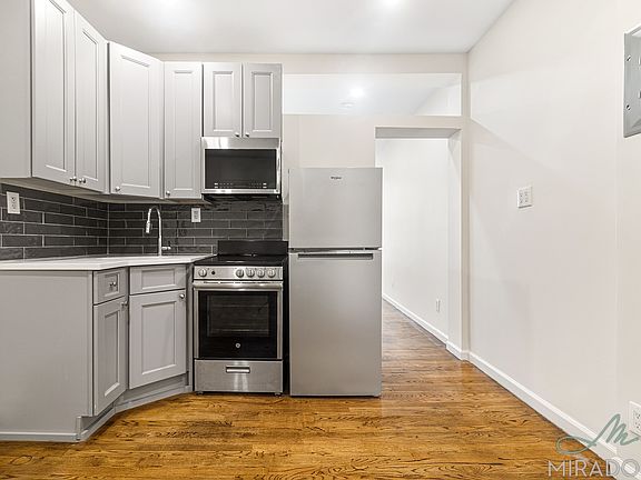 5th image of 332 E 9th St #5