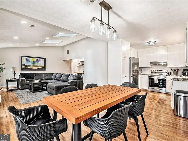 1118 Capital Club Cir — Photo 10