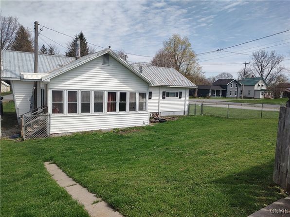 63 Spring St, Adams, NY 13605